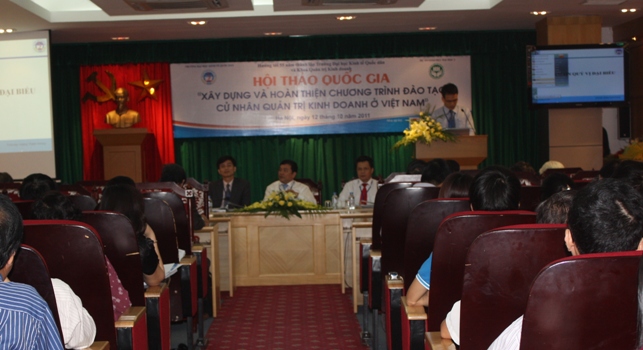 Xây dựng và hoàn thiện chương trình đào tạo cử nhân quản trị kinh doanh ở Việt Nam